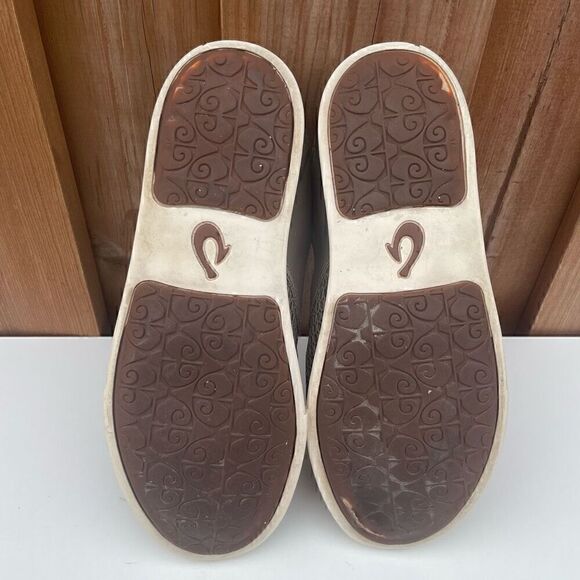 OluKai Pehuea Leather Shoes Size 8 Grey Slip On Casual Shoes Loafers - Picture 11 of 14